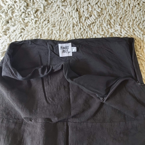 Princess Polly long black mermaid skirt- size 4 - Picture 6 of 10